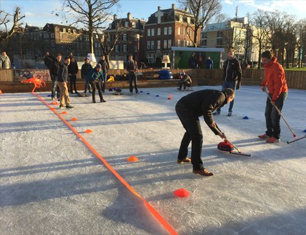 Amsterdam Fun Curling sneeuw