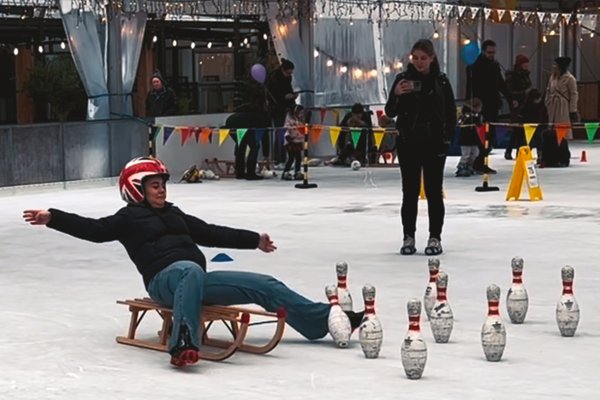 Human bowling zit Den Haag