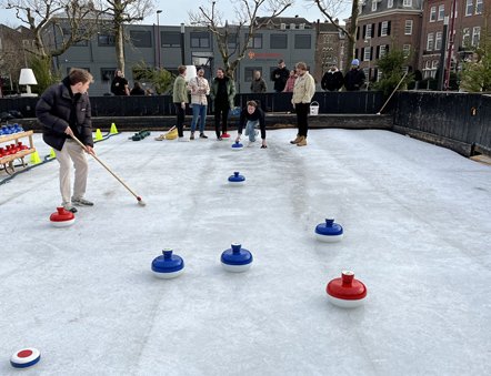 Museumplein curling pollaroid 1